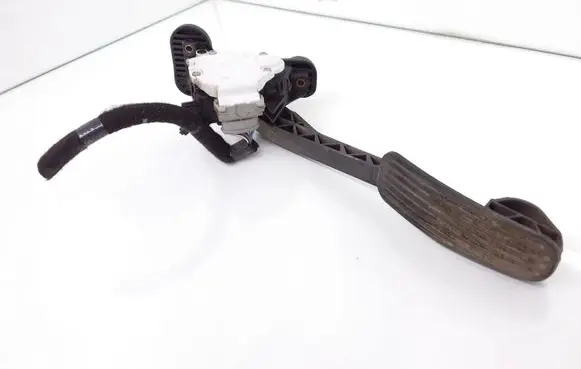 Volvo V70 Accelerator throttle pedal 9496821