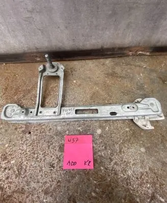 Ford Focus Rear door manual window regulator R3S41AVN
