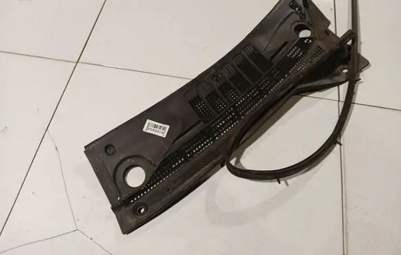 Nissan Almera Tino Wiper trim 66863BU200L