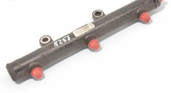 Land Rover Discovery 3 - LR3 Fuel main line pipe 4R8Q9D280BB 1357075 4R8Q9D280BC