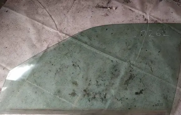 Peugeot 406 Front door window glass four-door as2