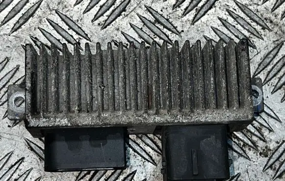 Renault Master III Glow plug pre-heat relay 8200558438A RCS812