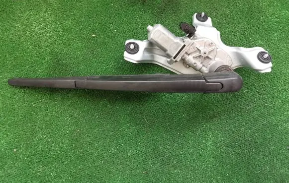 Hyundai Kona I Rear window wiper motor 98700J9000