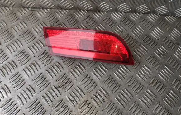 Jaguar XF X250 Tailgate rear/tail lights 8X2315K273CD
