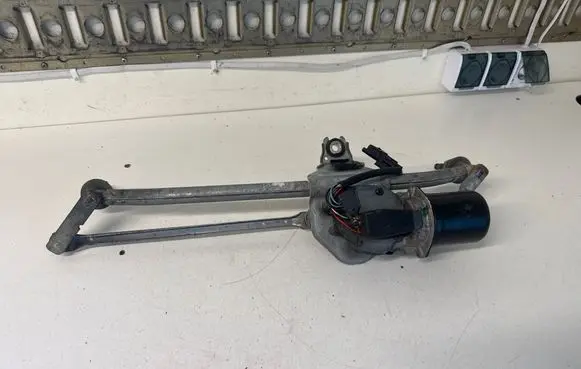 Opel Vivaro Front wiper linkage and motor 