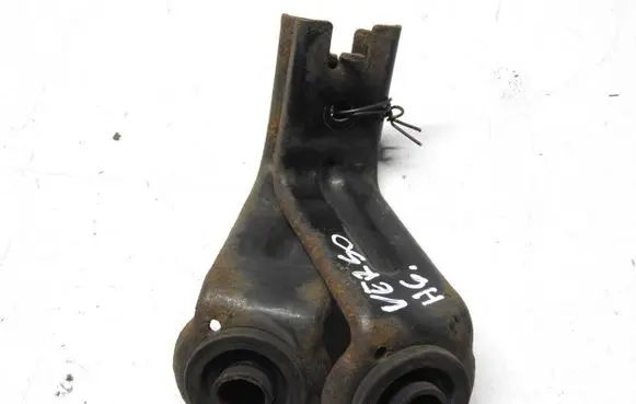 Toyota Verso Radiator mount bracket 