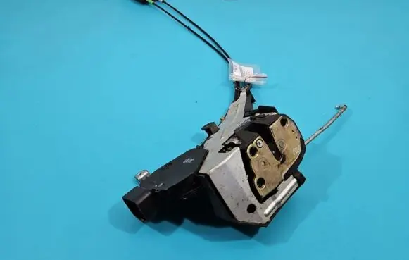 Lexus IS 200-300 Front door lock IMPRK1364900