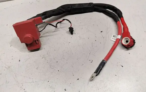 Positive cable (battery)