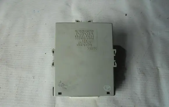 Lexus RX 330 - 350 - 400H Gateway control module 89111-48110