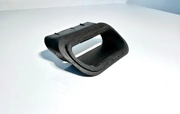 BMW 7 E65 E66 Dash center air vent grill 64228385256 14121810 8385256
