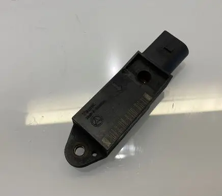 Mercedes-Benz E W211 Airbag deployment crash/impact sensor A0028202726 25571203 4020272650