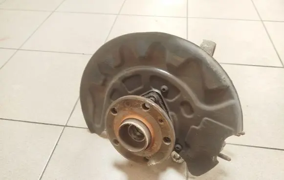 Volkswagen PASSAT B8 Front wheel hub 5Q0407257C