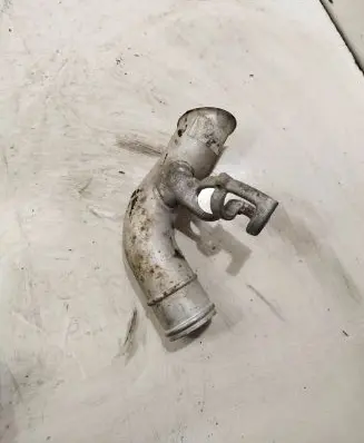 Volkswagen Touran I Air intake hose/pipe