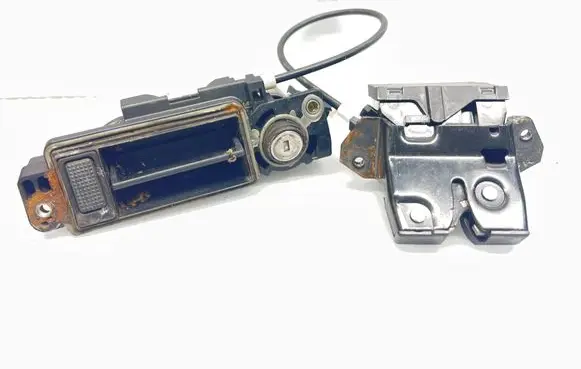 Loading door lock