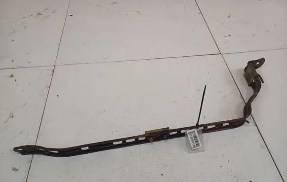 Mercedes-Benz CLS C219 Radiator mount bracket 