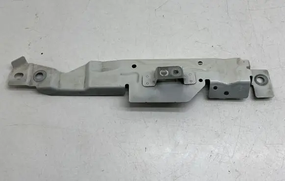 Volvo S90, V90 Fender mounting bracket