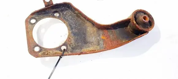Mitsubishi Pajero Engine mount bracket