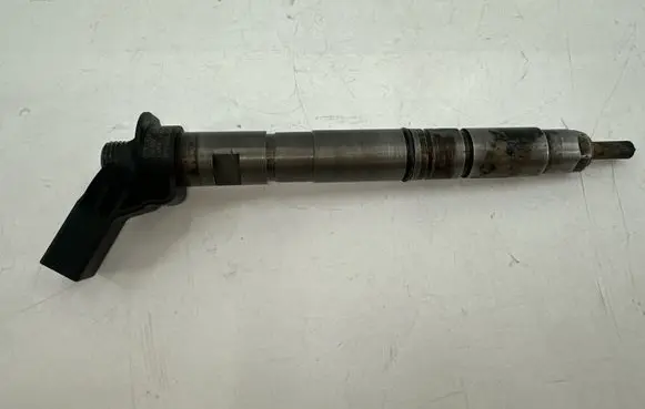 Volkswagen Touareg II Fuel injector 059130277