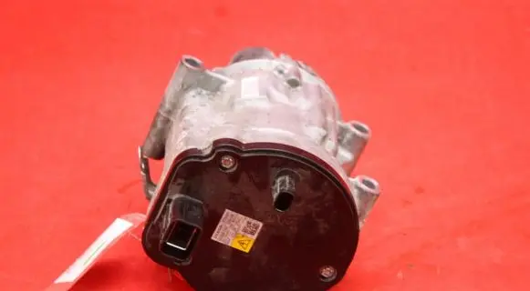 Toyota Corolla E10 Air conditioning (A/C) compressor (pump) 042400-1201