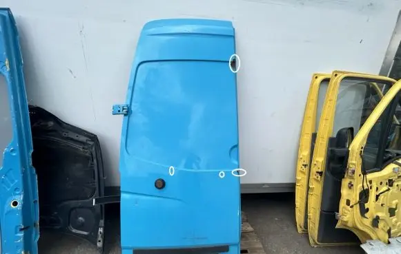Mercedes-Benz Sprinter W906 Back/rear loading door 9067402300 9067400905
