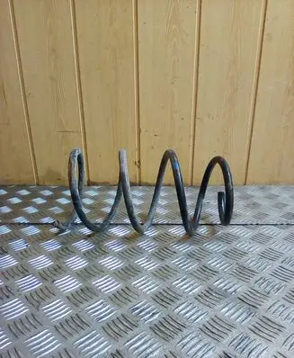 Toyota Avensis T250 Front coil spring