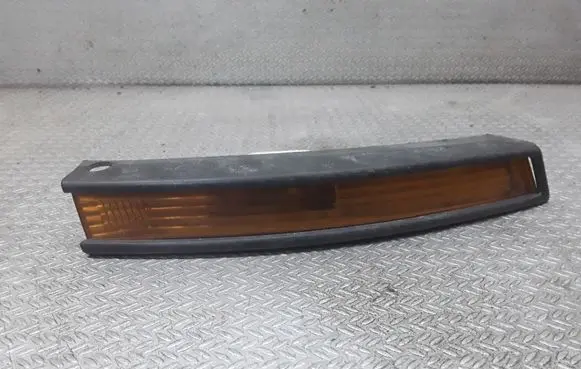 Volkswagen PASSAT B6 Front bumper turn signal 3C0953042J