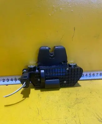 Tailgate/trunk/boot lock/catch/latch