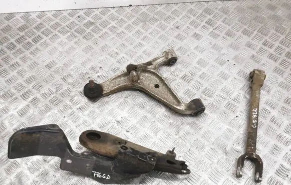 Infiniti Q50 Rear upper control arm/wishbone