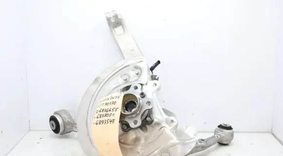 BMW X6 G06 Front wheel hub spindle knuckle 6876655