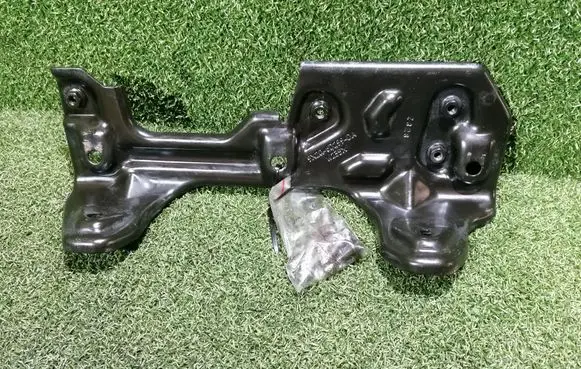 Jaguar XF X250 Engine mounting bracket 9X2Q6D299DA