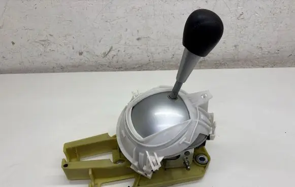 Volvo S60 Gear shifter/selector 8653832