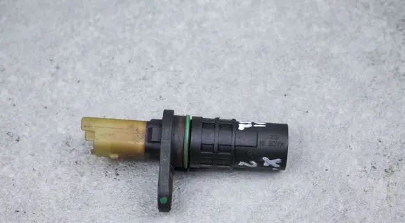 Nissan X-Trail T31 Crankshaft position sensor 8200668500