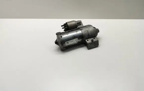 BMW 5 G30 G31 Starter motor 8588898 858889806 15800143