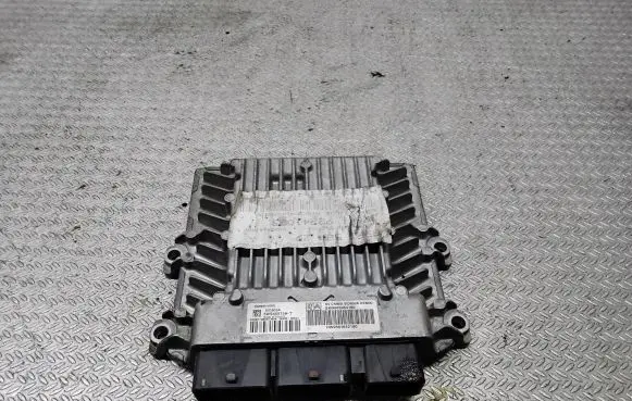 Peugeot 607 Engine control unit/module SW9663964180 SID803A