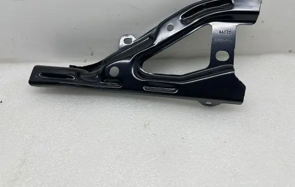 Tesla Model Y Fender mounting bracket 209552400A 21725