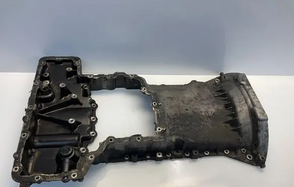 Mercedes-Benz R W251 Oil sump 6420141502 A6420141502