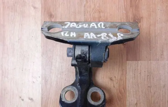 Jaguar XF X250 Front door upper hinge 8X23F228A66AC