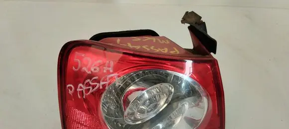 Volkswagen PASSAT Rear/tail lights 3C5945095H