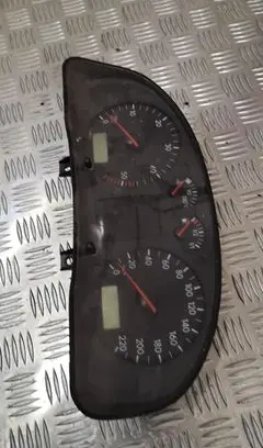 Volkswagen PASSAT B5 Speedometer (instrument cluster) 3b1919860c