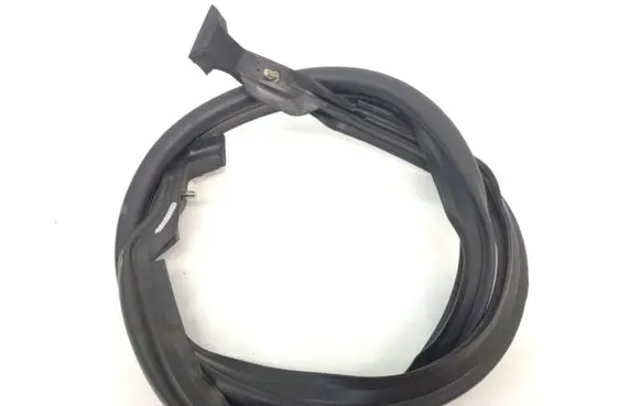 BMW 5 E60 E61 Engine compartment rubber 7034163 06527034163