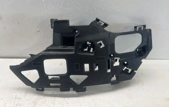 Polestar 2 Front bumper mounting bracket 1042767062 31663668