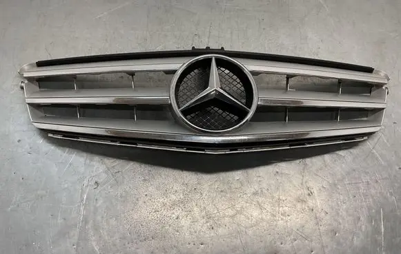 Mercedes-Benz C W204 Front bumper upper radiator grill A2048800023 30644896 20080603T688
