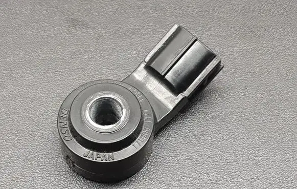 Toyota Yaris XP210 Detonation knock sensor 8961502020 1710001111