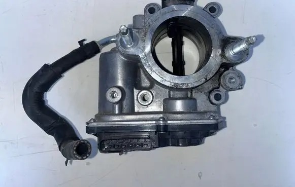 Mazda 3 III Throttle valve S550136B0