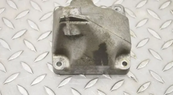 Mercedes-Benz E W211 Engine mounting bracket A2722231704