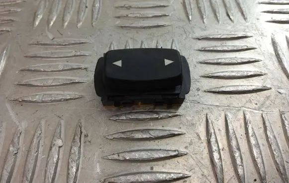 BMW 1 E81 E87 Seat control switch 9203178