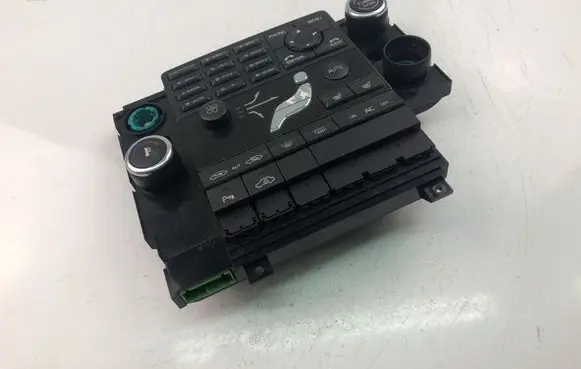 Volvo V70 Climate control unit 30774366