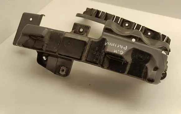 Chrysler Pacifica Rear bumper mounting bracket 68229239AD
