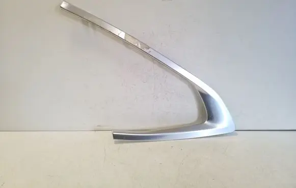 BMW i4 Rear side glass trim 7483003