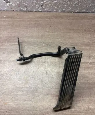 BMW 3 E30 Accelerator throttle pedal 